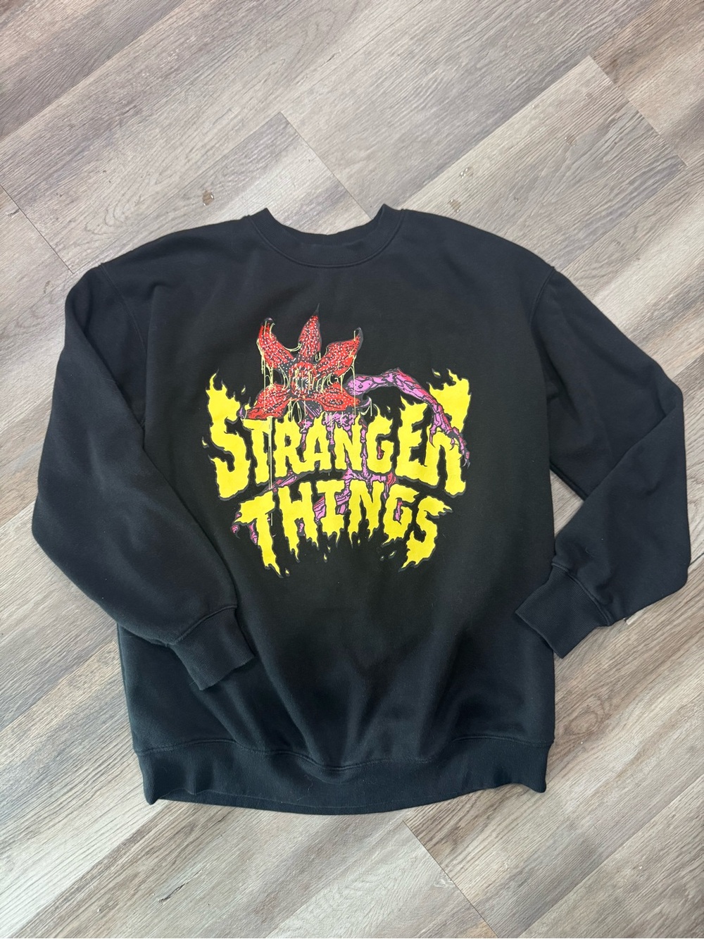 Netflix Stranger Things Oversized Fleece Sweatshirt Women's Size small New